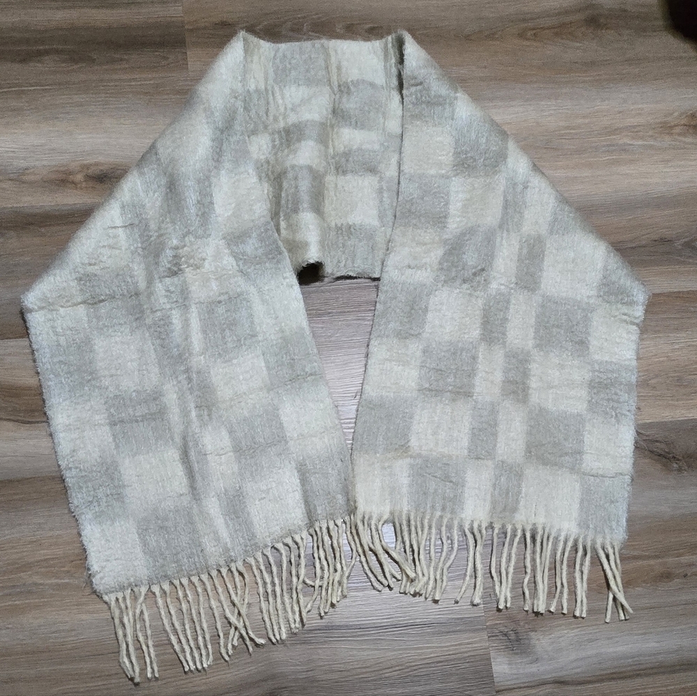 NWT Madewell Cozy Soft Thick Cream and Gray Checkered Fringe Scarf - Picture 2 of 11